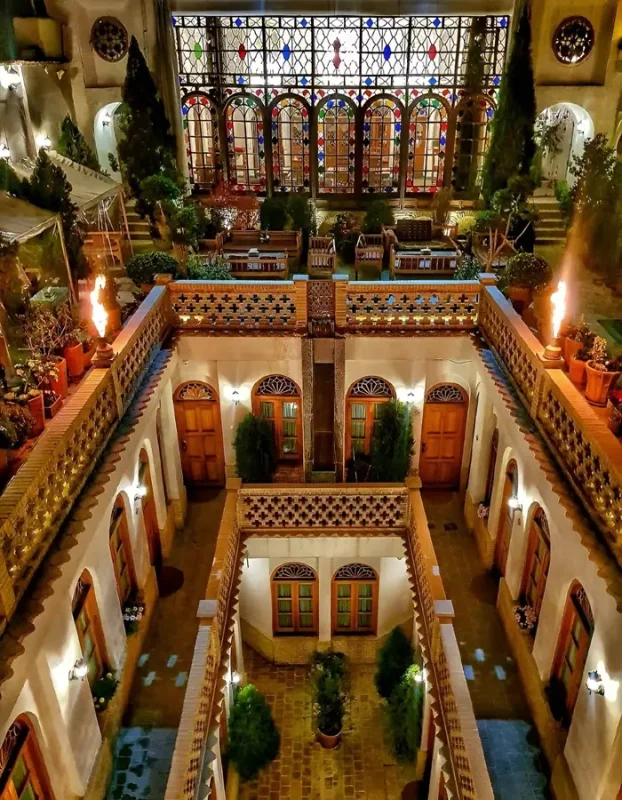 ghasre monshi restaurant
